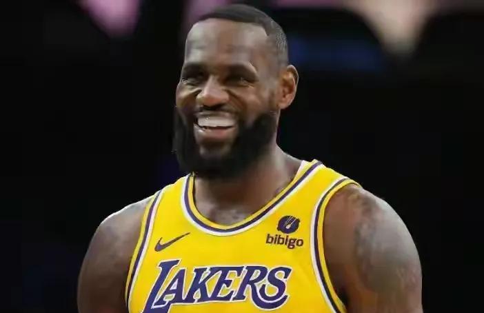 三队哄抢！连死对头都支持詹姆斯决定四！记者HoopsWire报道：骑士、独行