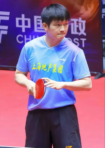 除开樊振东，男乒阵容现在的水平相当于2000年左右孔令辉刘国梁时期的水平，那个时