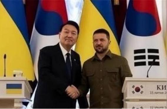 乌克兰简直太冤了！花了四年多的时间，硬生生把俄罗斯从一个全球超级大国打成了二流国