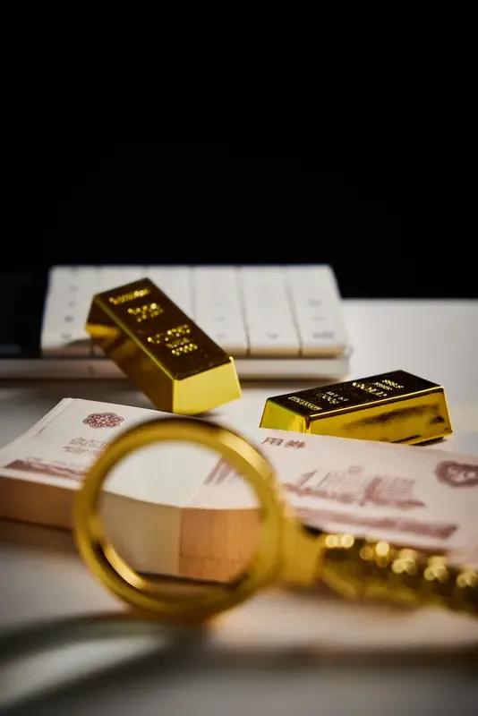 如果你有30万的存款，一定要稳稳的拿在手里，现在这个大环境，奉劝各位，拿在手里，