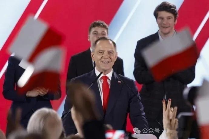 欧洲跟过去一样坚定地站在了乌克兰这边，纷纷发声反对特朗普搞的这份“28点框架协议