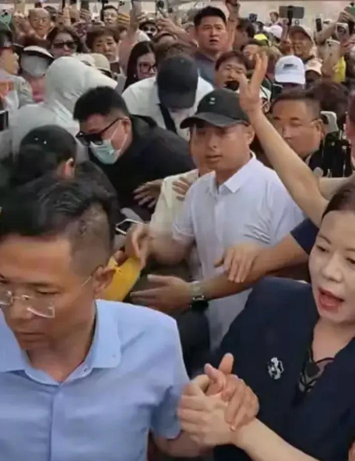 她说她赢了，她说她赢了，轰动几年的三拒绝终于开庭了，但结果对于网友来说，还是只刮