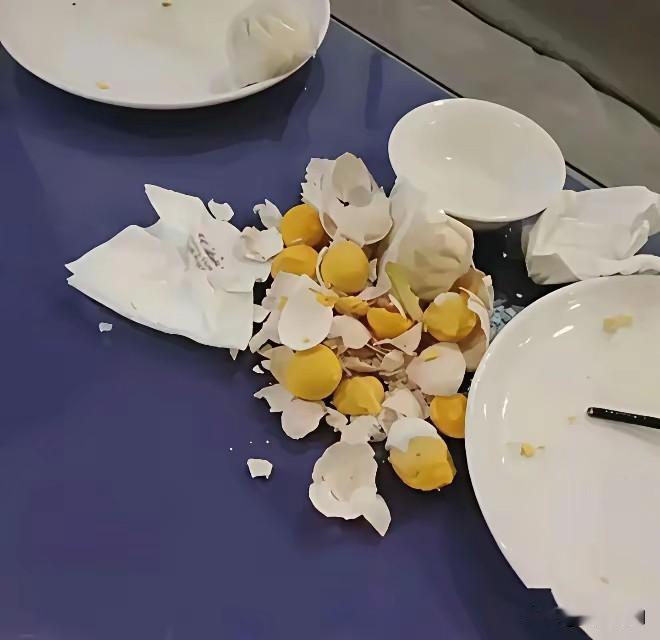 山东5元不限量早餐寒心一幕，好心老板被大爷狠狠辜负山东一家暖心早餐店推出5