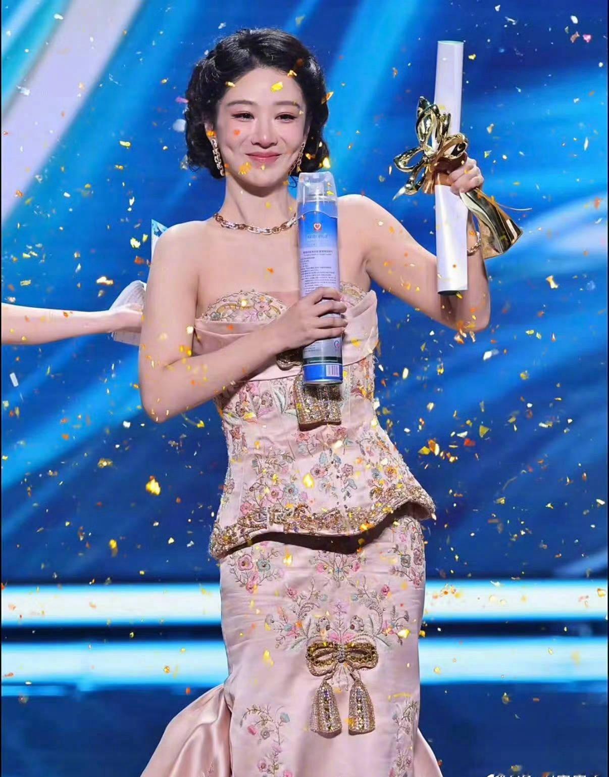 2026电视剧三大奖视后全部出炉！今年白玉兰、金鹰、飞天三大奖视后名单尘埃落