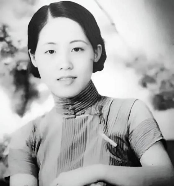 1914年，27岁军官要给14岁妓女赎身，老鸨要3万赎金，他正要付钱，却被青楼女