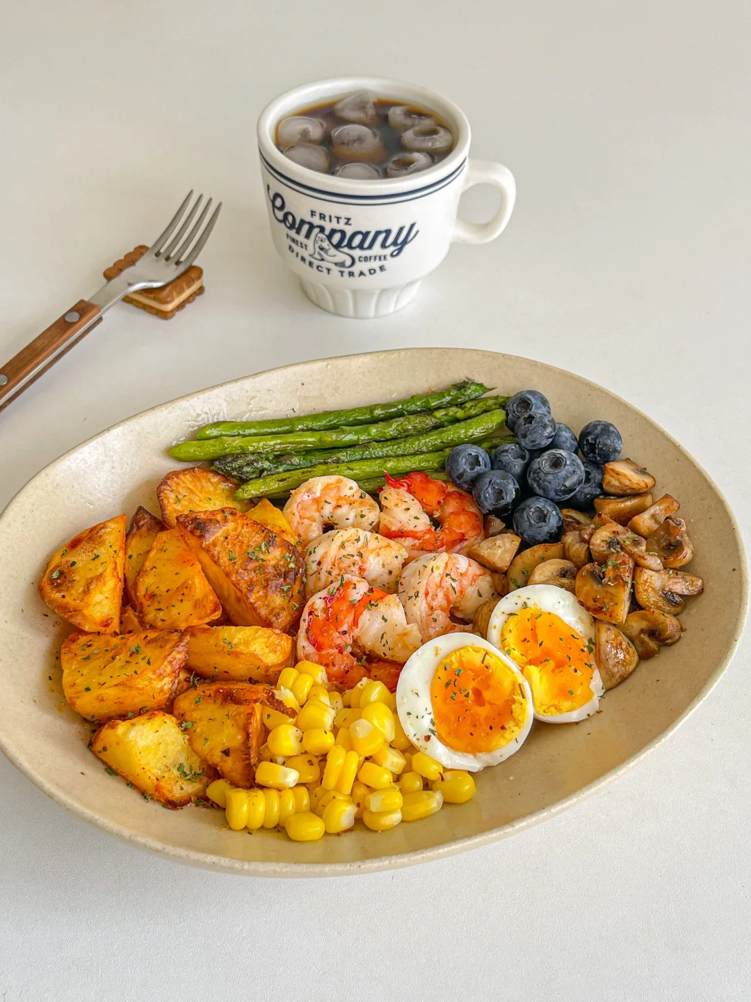一人食brunch🍤虾仁鸡蛋烤薯角芦笋拼盘🍳