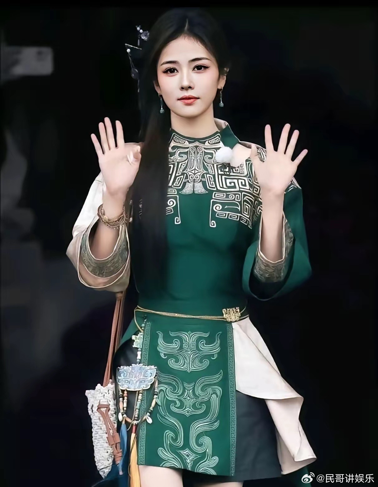一个人红了，最先变化的，据说就是称呼。白鹿，从晨哥到直呼李晨，就这一变，故事开始
