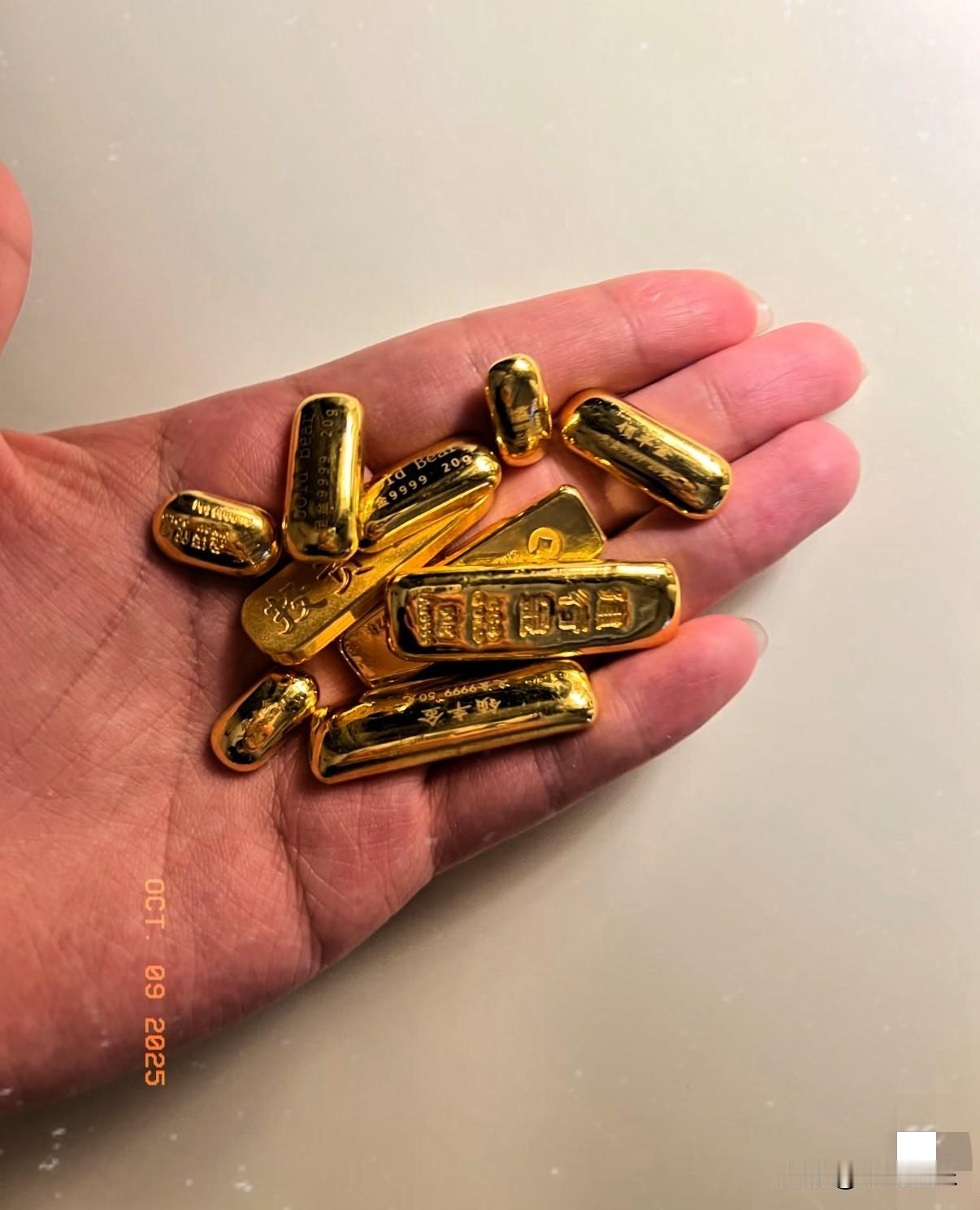 收金老曝内幕！十一卖金的人亏惨，300克以上黄金别乱出手我妈做收黄金的生