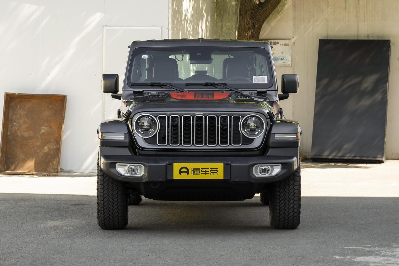 燃油越野怎么选不踩坑？城市/硬派全拆解，8年销售掏实话想买燃油越野车，分