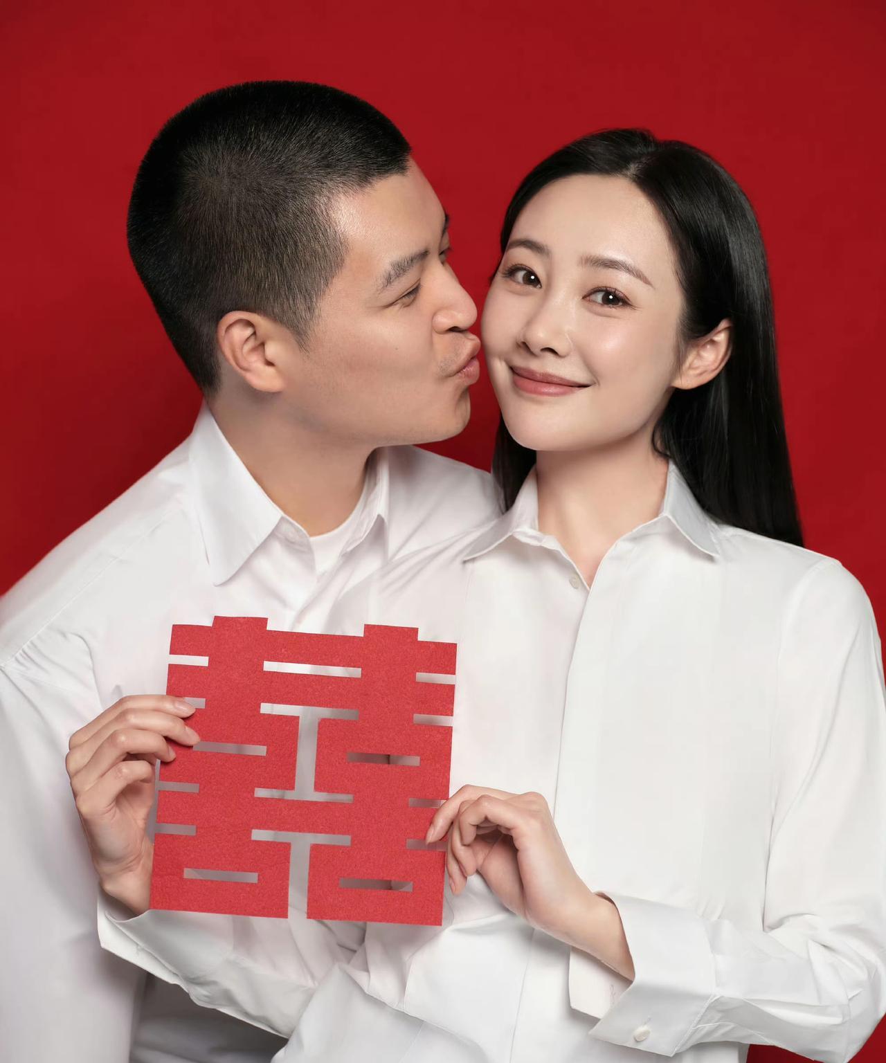 李纯与马頔领证结婚，不邀媒体、不搞排场，吃了一桌家常菜，省下2000万婚礼钱用在