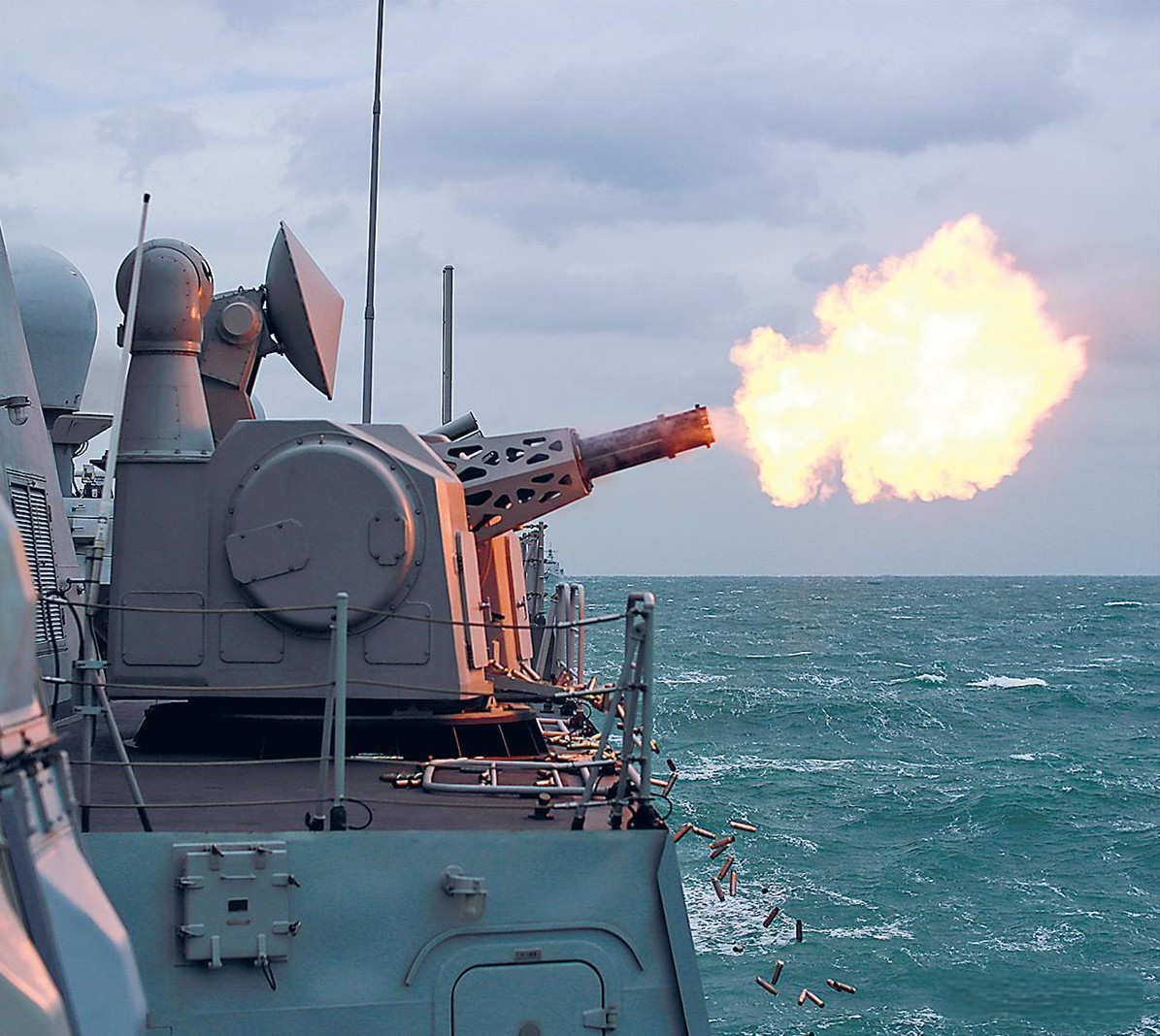 最近，中国海军的遵义舰编队在<em>塔斯曼</em>海进行实弹射击的消息，让澳大利亚政府倍感压力。