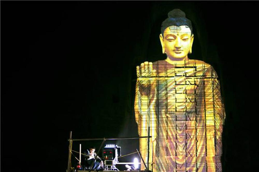 2001年，塔利班不顾全世界的谴责，炸毁了阿富汗巴米扬大佛，2015年，中国的张