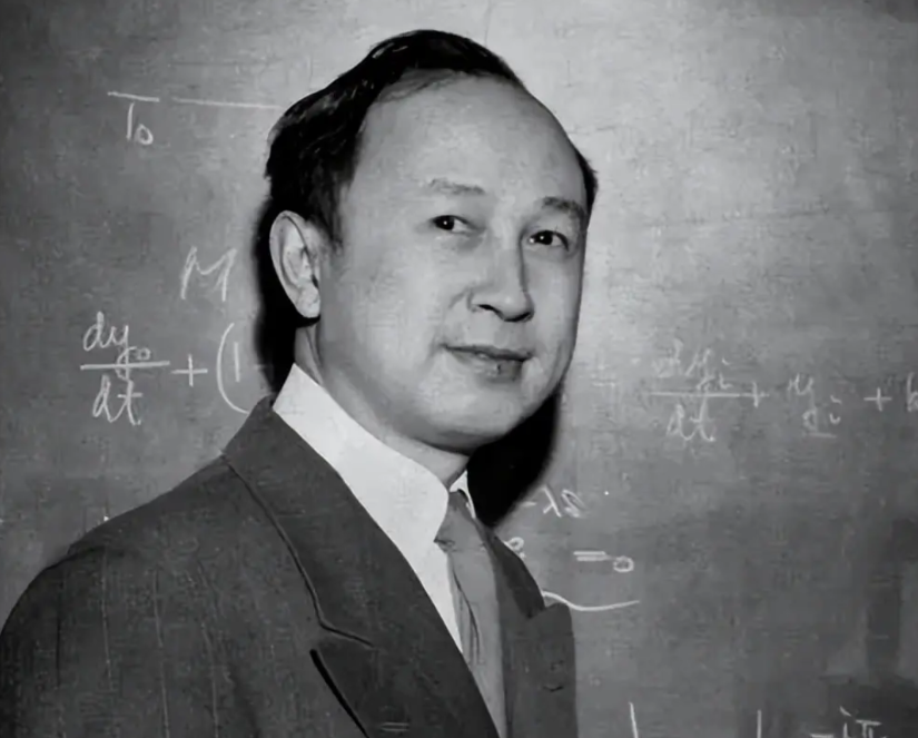1958年的中国科学技术大学考场里，四百多名大一新生盯着试卷集体冒汗。黑板上只有