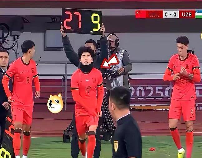 中国男足这帮人，真是每次都能刷新我的认知，细节里全是槽点。就说那个汪仕钦