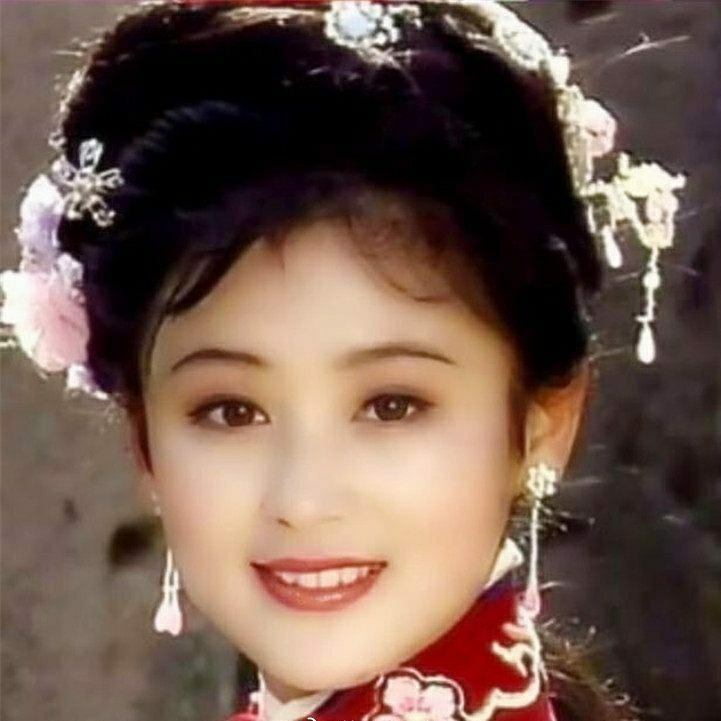 陈红和何晴都很漂亮，两大90年代古典型美人，没有绝对输赢，是两种东方美感。陈