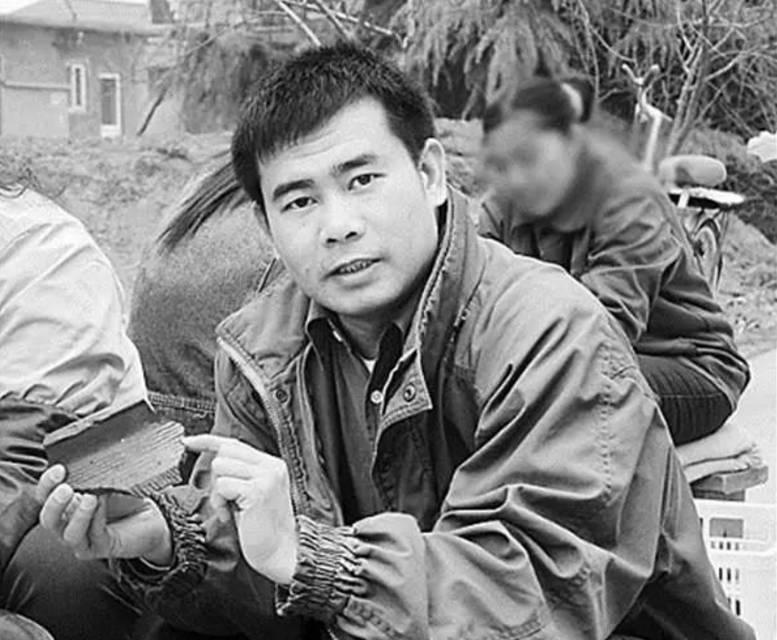 唐教授再怼西方伪史论，激起了无数伪史论支持者的又一轮轰炸。唐教授质问，一双草鞋的