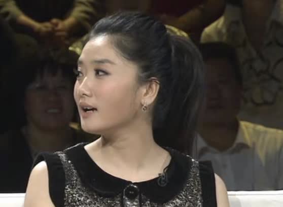歌手玲花说：“我老公当时准备追我的时候，他是先问的曾毅，当时曾毅直接就拒绝了他，