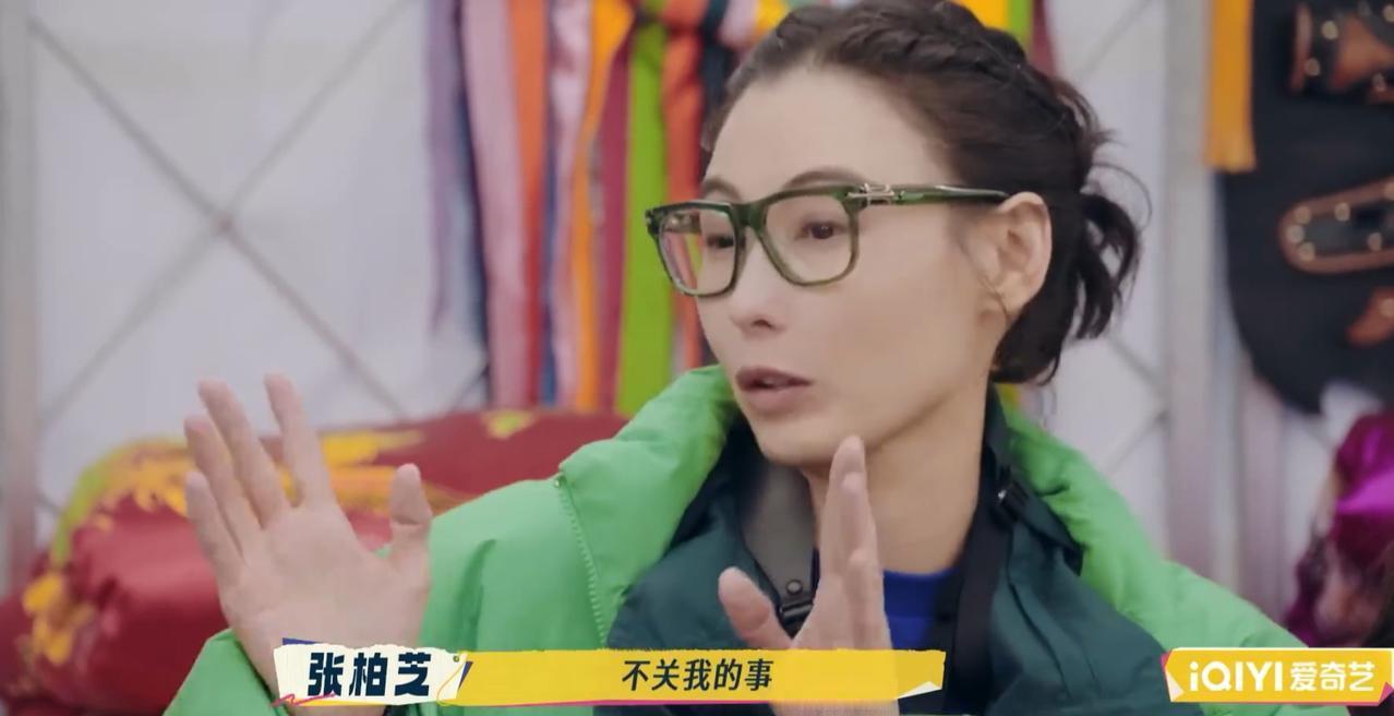 16岁Lucas被拍到跟女同学喝奶茶，港媒标题耸动，张柏芝只回一句：“青春期交朋