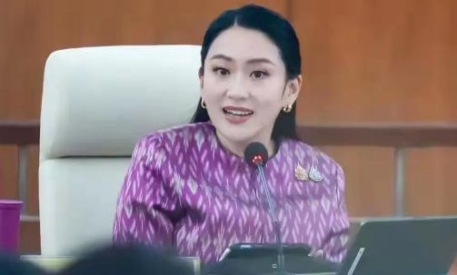 佩通坦这局翻盘，堪称政治魔术！录音门本是死局，却借泰柬冲突“化外患为内援”，军方