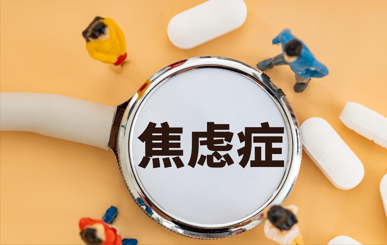 昨天碰到一个困在焦虑症牢笼里的囚犯,她给自己硬安了一个小细胞肺癌的诊断,即使我告