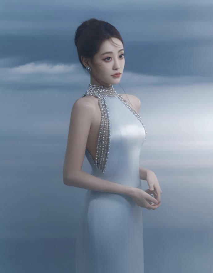 不要轻易放弃梦想，因为每一次坚持，都可能让梦想离我们更近一步。