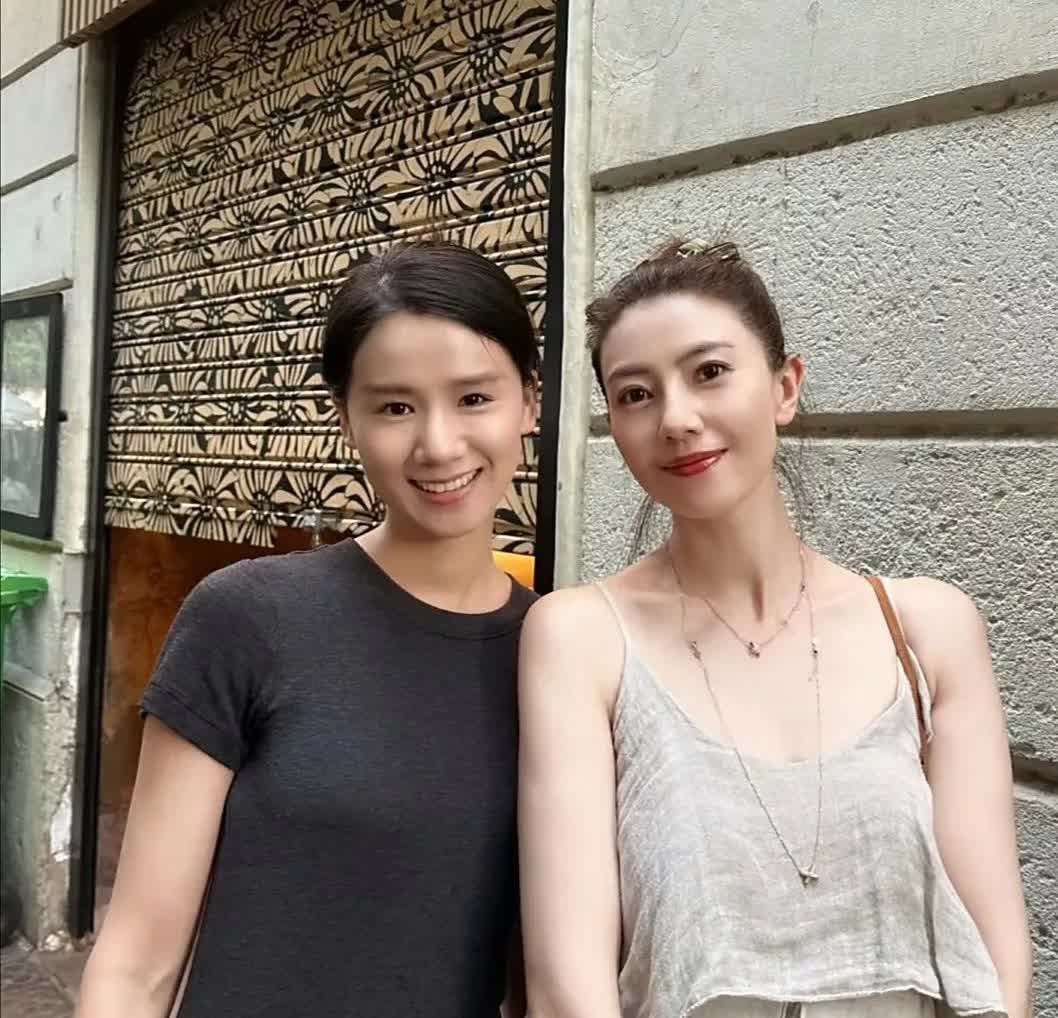 高圆圆这裙子，凉快是凉快，看起来太廉价了，不符合她的气质！[灵光一闪
