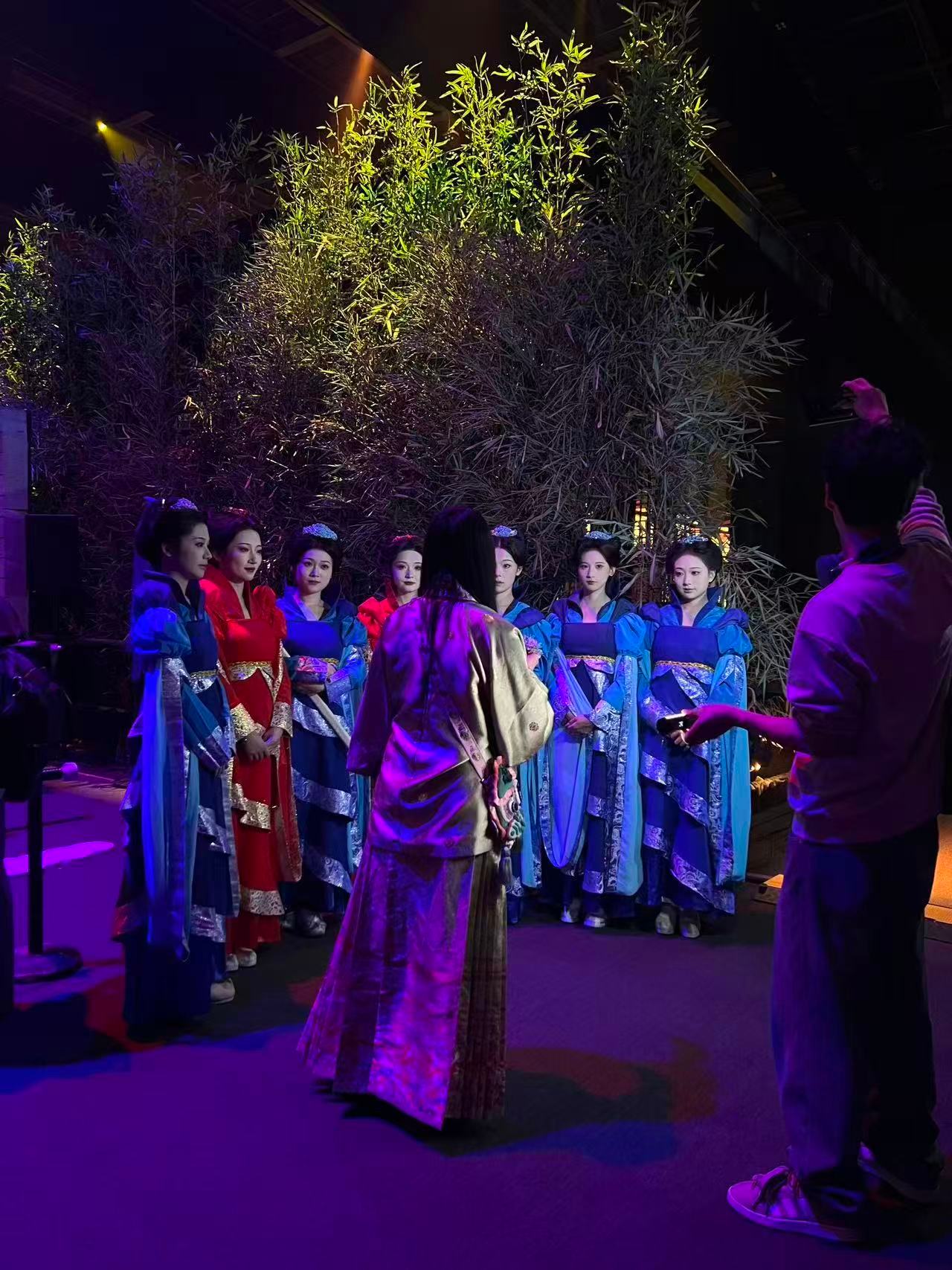 🍠redgala好多龙葵，看到刘诗诗路透了，穿的Celine2026年春夏西装