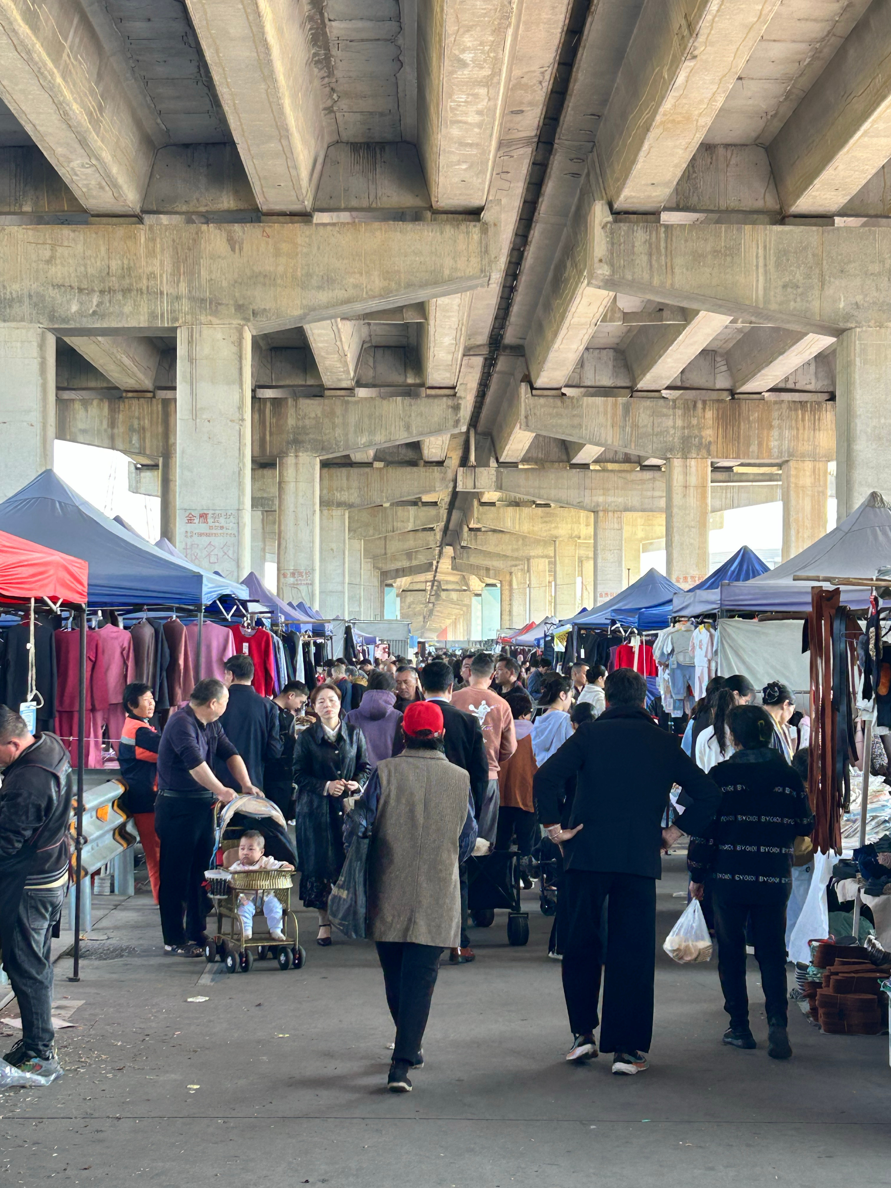宁波📍去一次就上瘾的天桥底市集‼️好热闹🥳看，又挖到一个宝藏市集干货、腊味、