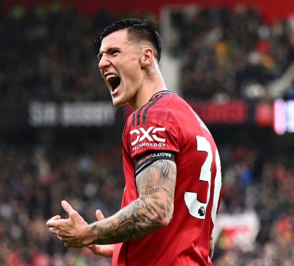 【舍什科唯一后悔的事情】曼联中锋舍什科的经纪人，埃尔维斯-巴萨诺维奇，在接受Ar