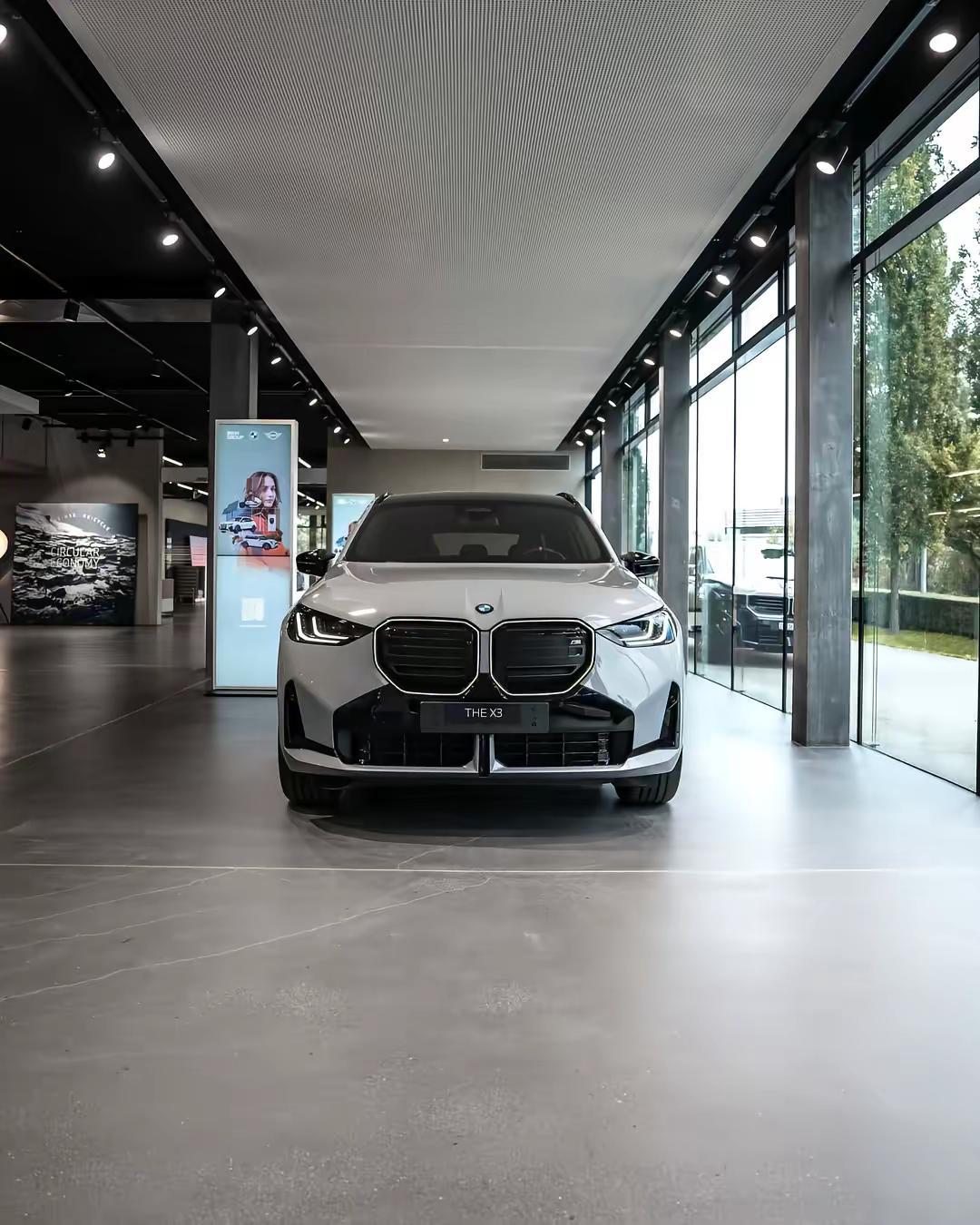 全新宝马X3顶配性能版到店鉴赏。dou是好车