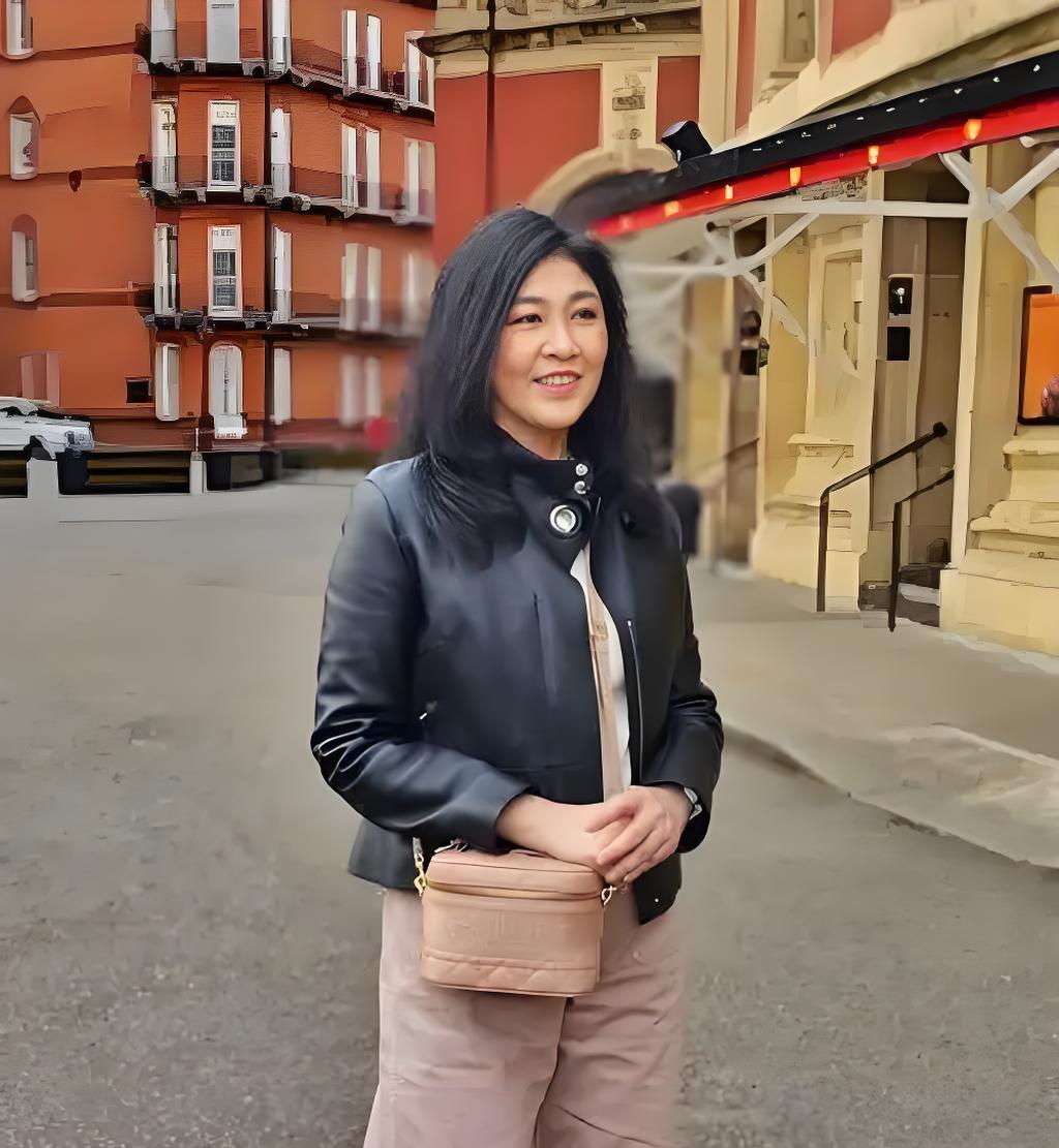 佩通坦的姑姑英拉，回泰国基本无望了。22日下午，泰国财政部控告前总理英拉“大米