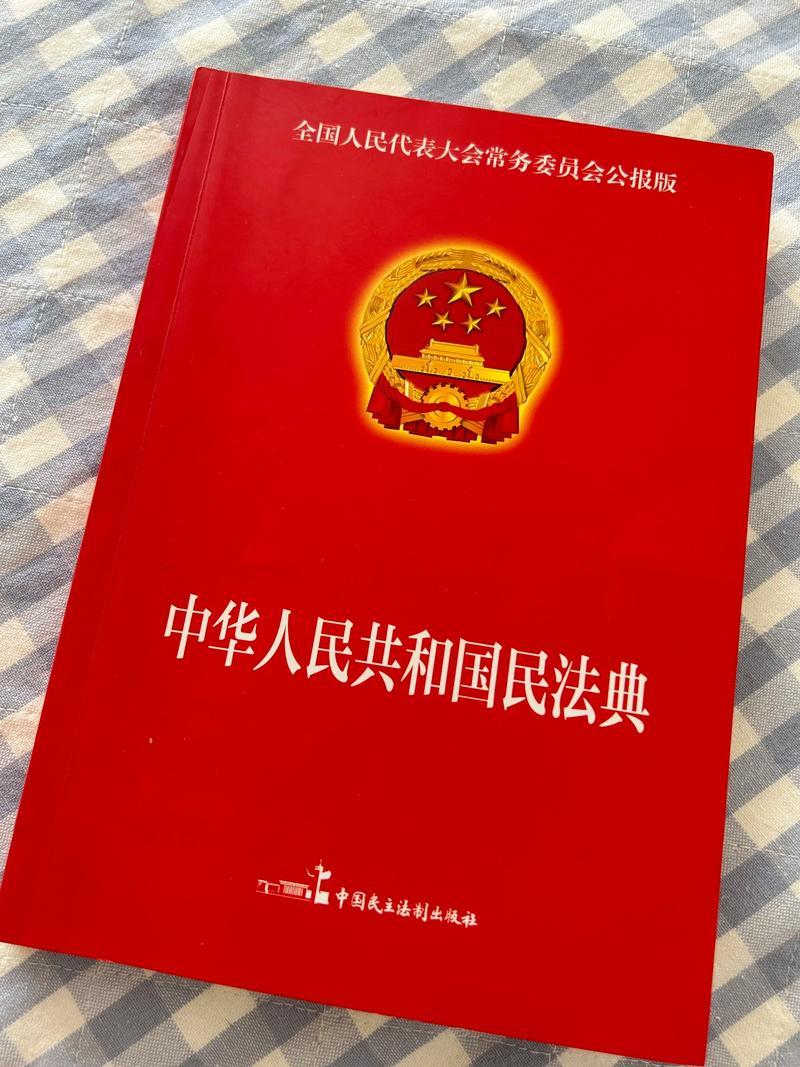 “钱是他借的，我又没有签字，凭啥要我还？”张姐在法庭上声嘶力竭。张姐的老公一