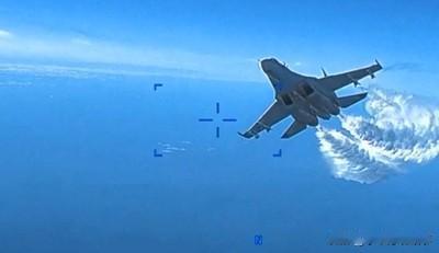 惊爆！阿拉斯加附近空域上演美俄空中对峙，美军战机紧急拦截4架俄军机。北美防空司
