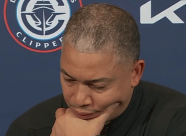 NBA常规赛，快船加时121-117战胜猛龙。赛后，快船主帅卢接受了采访，谈到