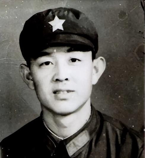 [点赞]1979年，在对越自卫反击战当中，李庆海奉命保护首长，可就在突围的过程