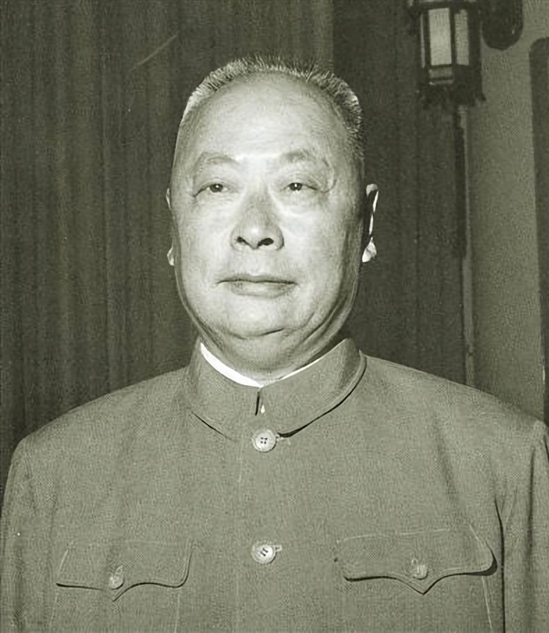 1955年，最初拟定11位元帅，会上却定下9人，周总理一通打来的电话，保住了十