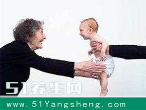 家里有这五种老人, 不适合带孩子, 家长一定得考虑清楚了