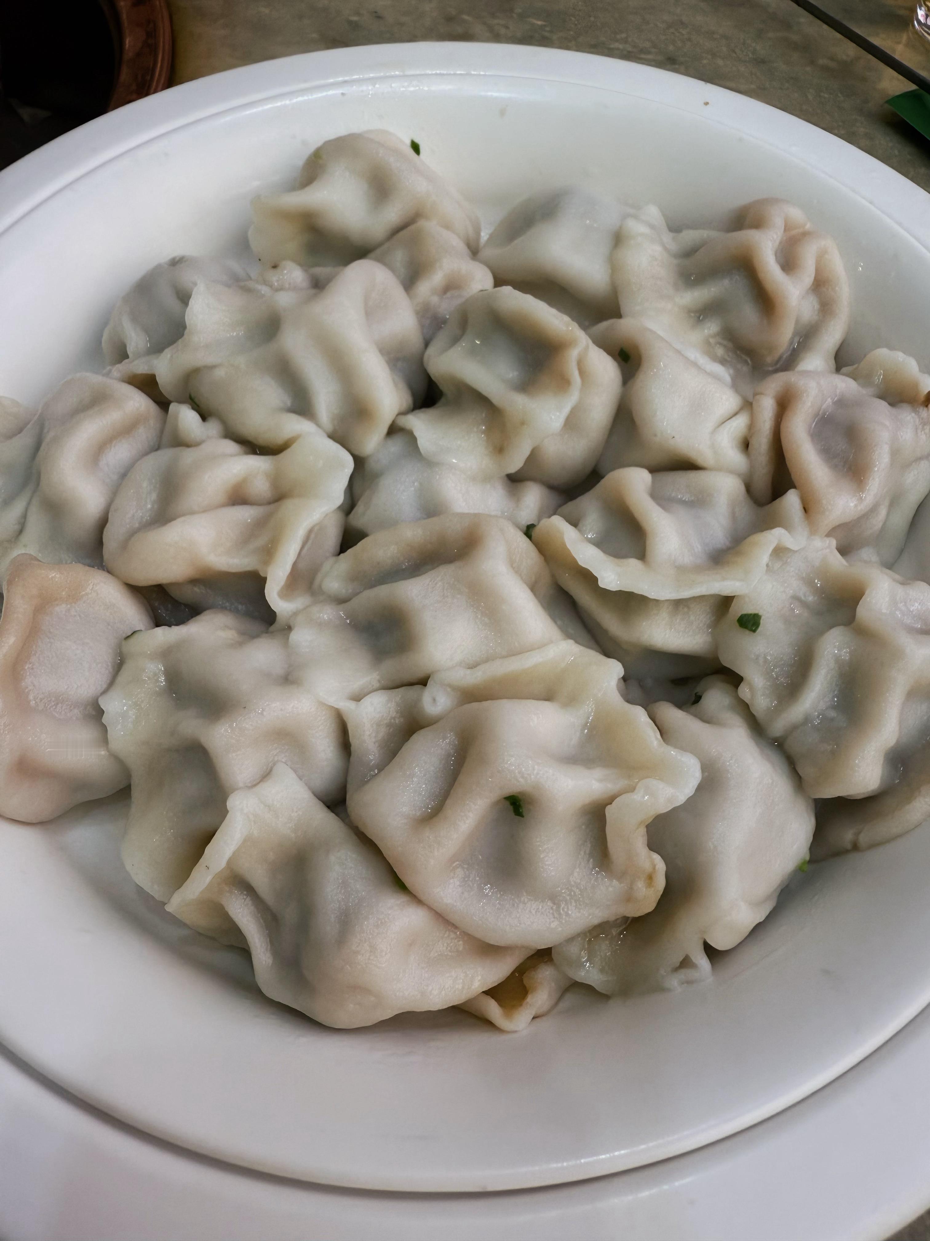 想看看大家的饺子都长啥样？东北习惯往饺子里包硬币，吃到寓意新年财运佳，你们那边呢