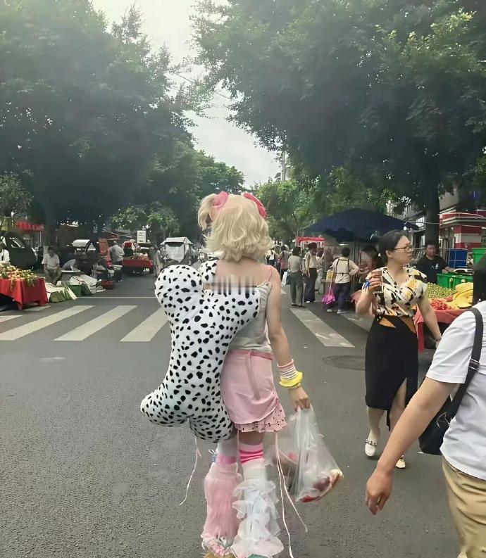 假如你女儿是这个样子，你能接受得了吗？