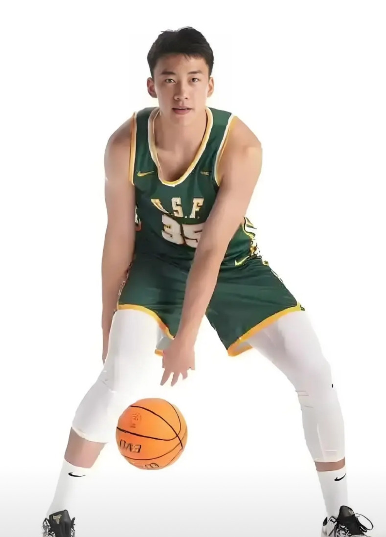 有资深篮球迷说,让打NCAA的王俊杰去波特兰开拓者打8分多钟,肯定也不至于1分1