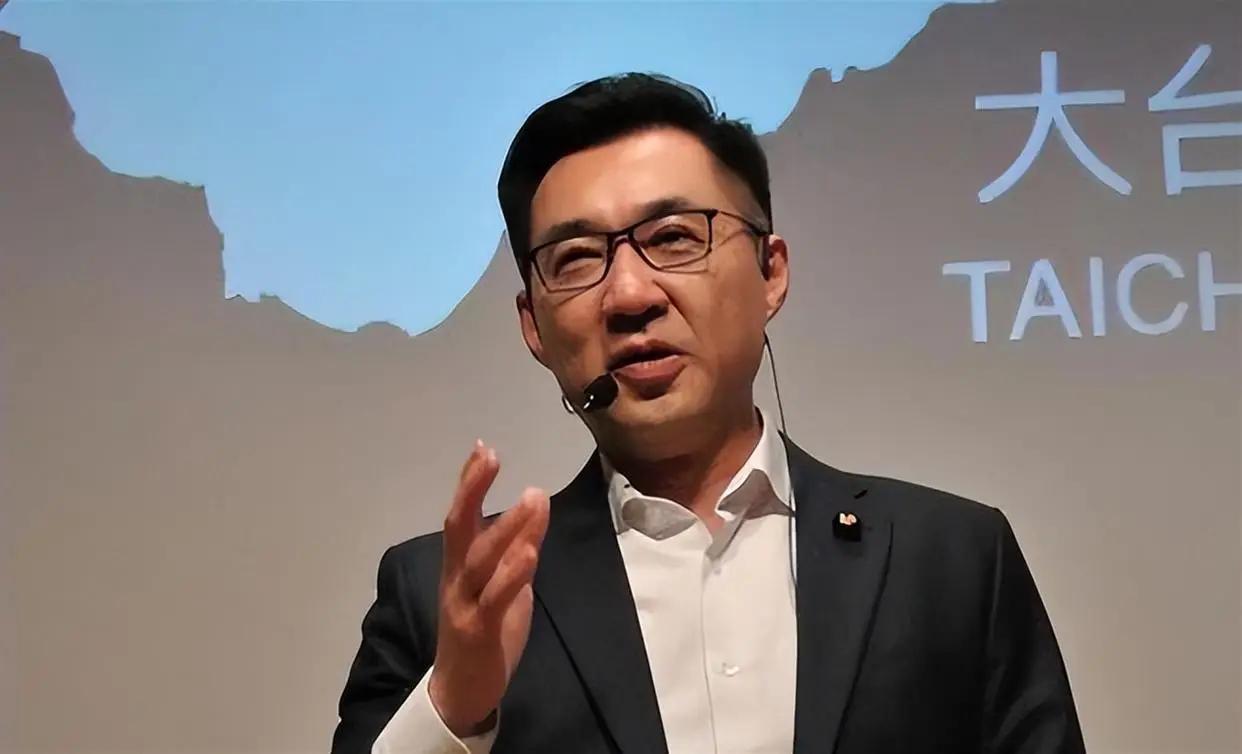 一场乌龙还是权力博弈？江启臣与党中央连夜“交火”后迅速降温。很多人以为民调时程已