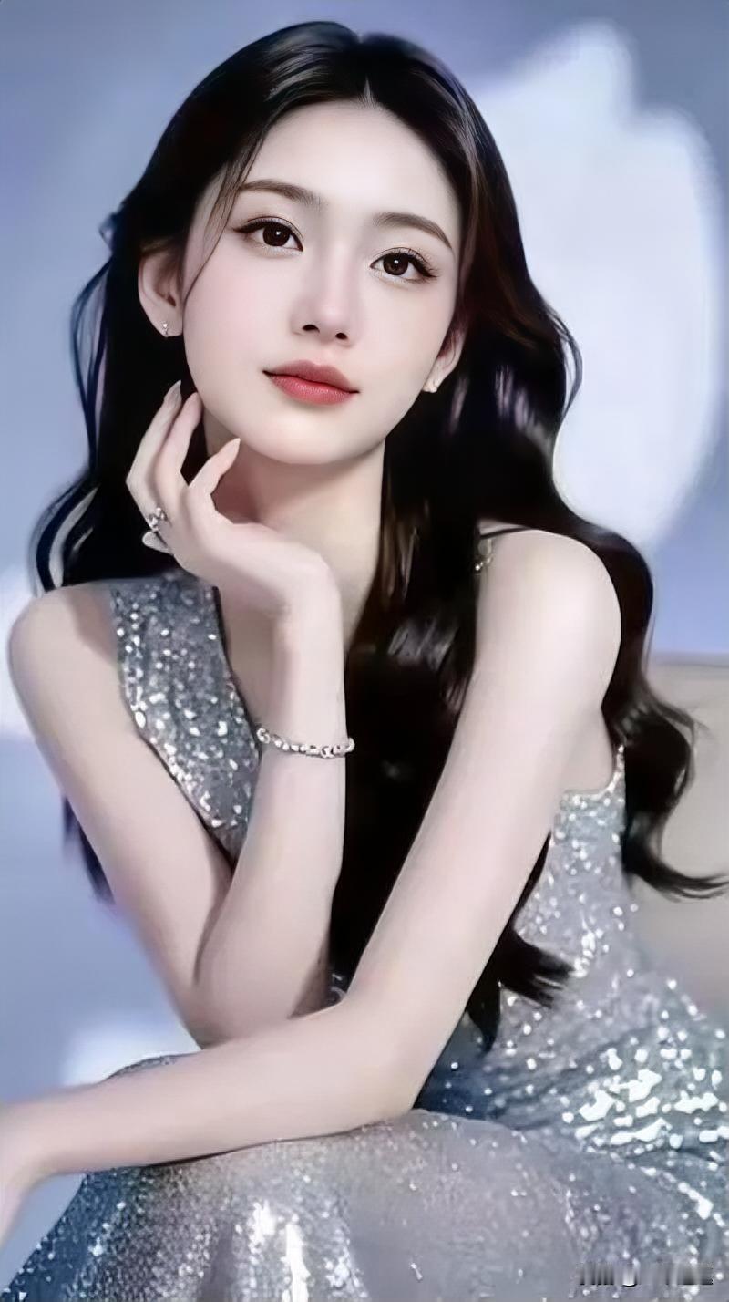 优雅黑发，闪耀银裙，气质女神，惊艳瞬间！💃✨