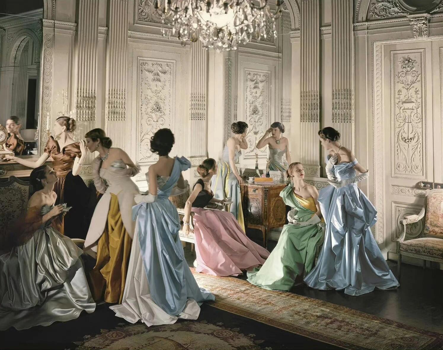 1948年的VOGUE，距现在已经过去了77年摄影师CecilBeaton拍摄
