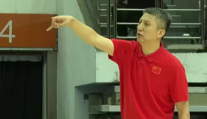 3连胜！直通亚洲杯8强，郭士强赛后大赞中国男篮球员。昨晚，中国男篮迎来了亚洲