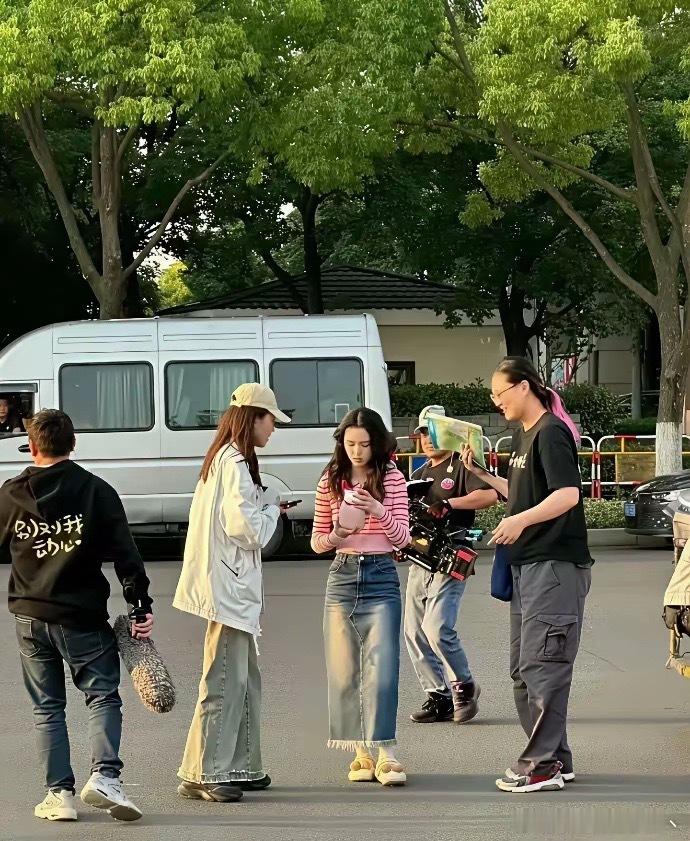 老天呐，差点没认出来。真人比电视上还要漂亮几十倍