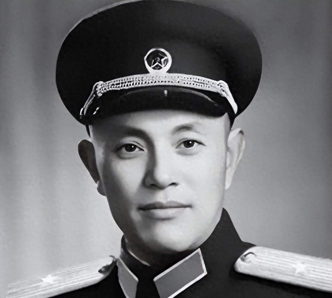 13军授衔时出现特殊情况，军长是中将副军长却是少将，政委为什么只是大校呢？19