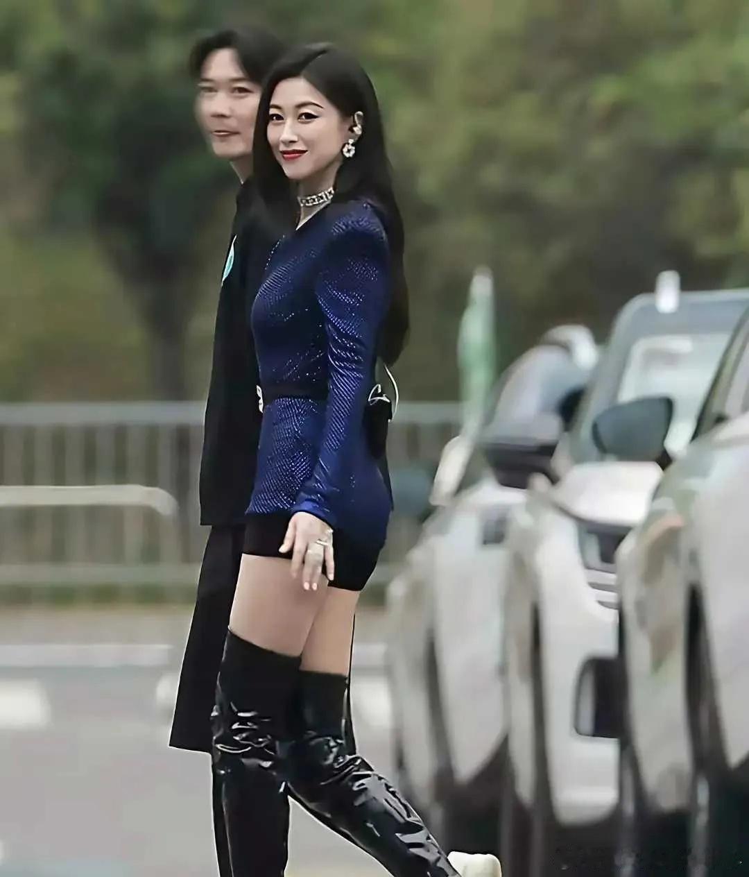 朱珠这身材，感觉她老公高攀了她老公感觉没一点突出的地方