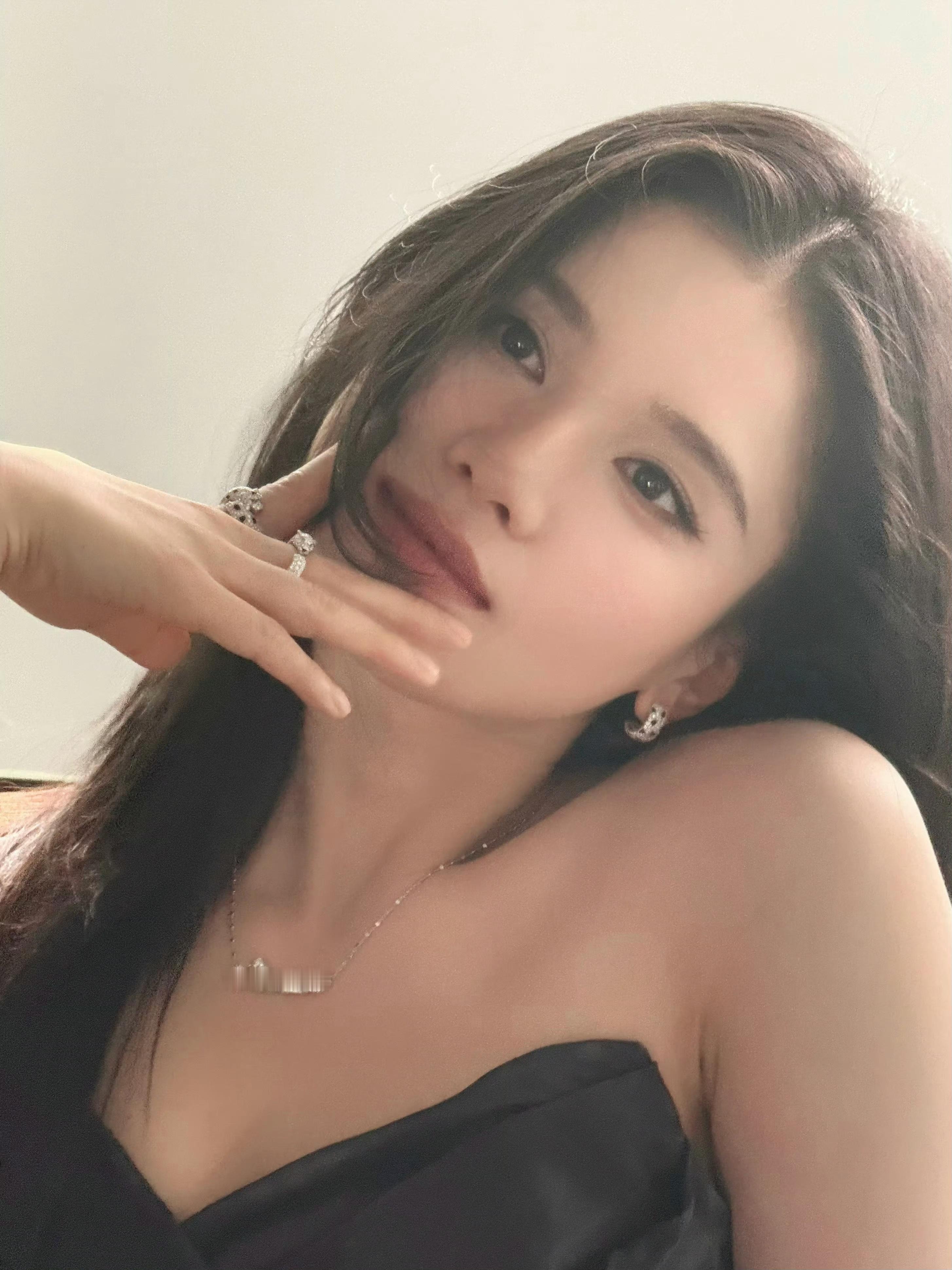 张婧仪🖤​​​