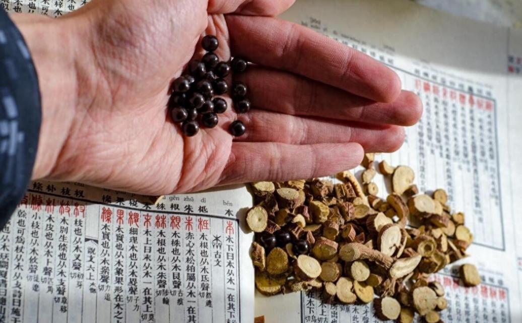 体内有恶性肿瘤的人，身体一般会有这五个表现，注意观察恶性肿瘤不会突然发