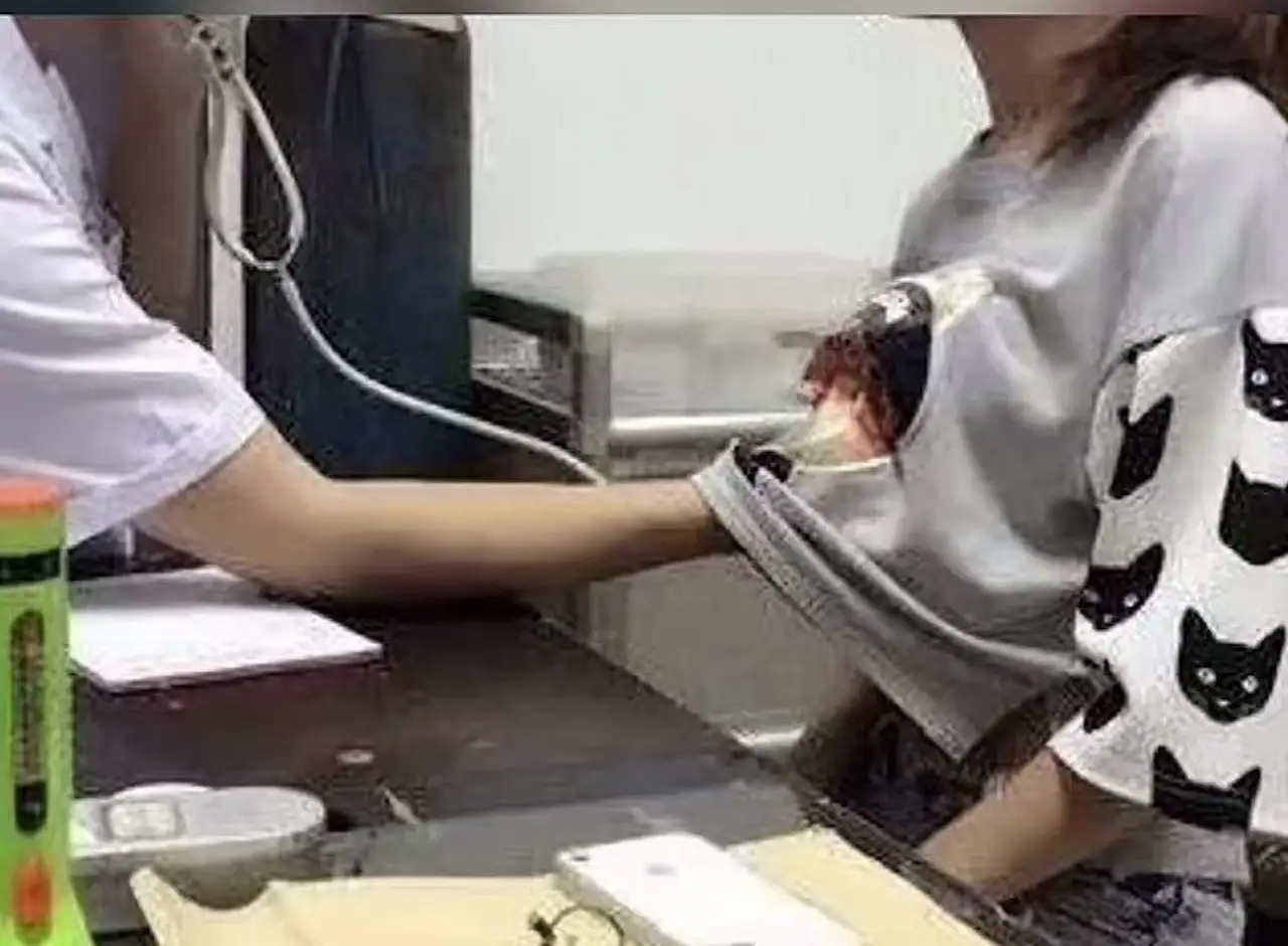 “我被摸胸猥亵20多次，一个道貌岸然的医生，实际上是一个龌蹉的色狼，实在太可怕了！”安徽马鞍山ico